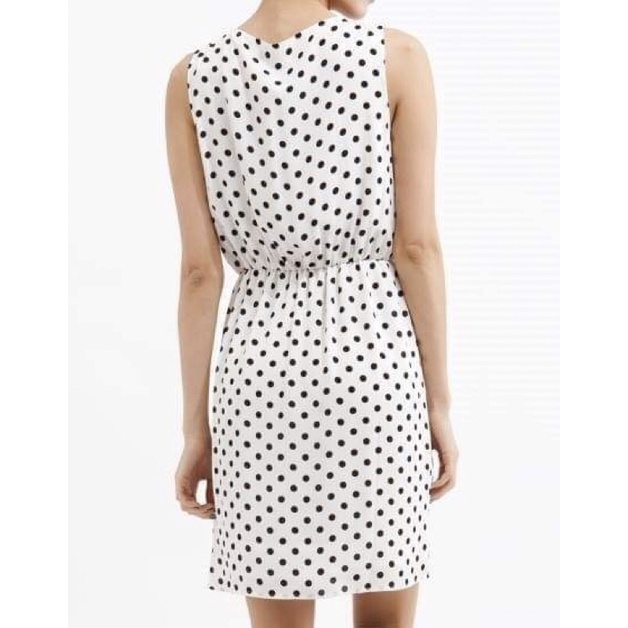 váy sát nách màu trắng chấm bi đen dáng như mẫu chụp, váy chuẩn hãng mixxo hàn quốc, vải voan lụa xịn của hãng