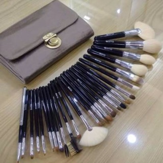Bộ cọ Trang điểm chuyên nghiệp Clio 26 cây lông thú thật lông trắng