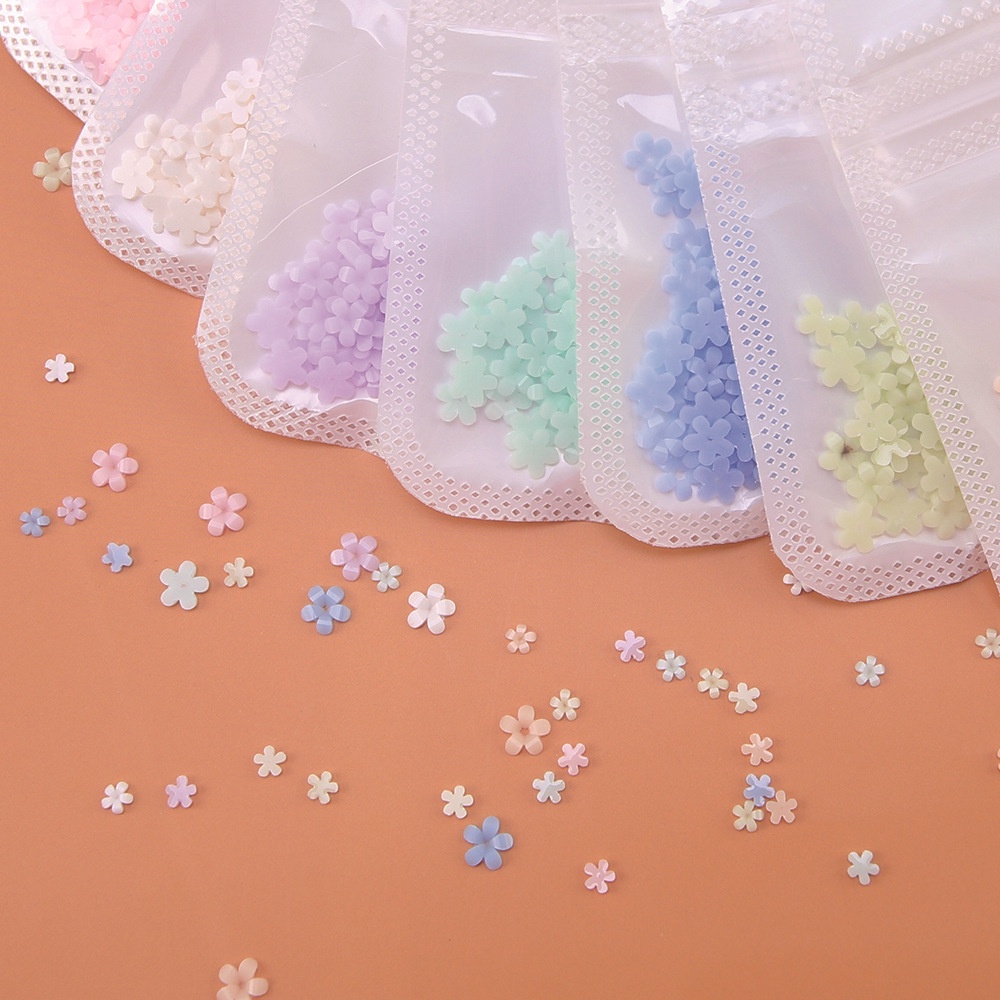 Set 50 Phụ Kiện Trang Trí Móng Tay Hình Trái Tim Xinh Xắn