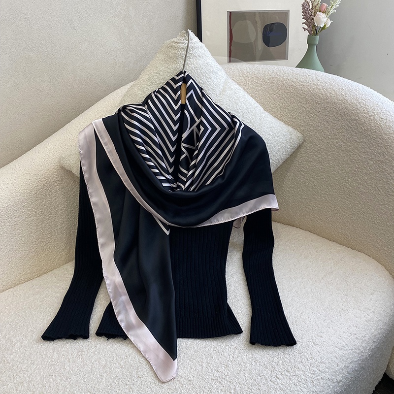 Khăn Choàng Vuông 110X110Cm In Họa Tiết Thời Trang Cho Nữ