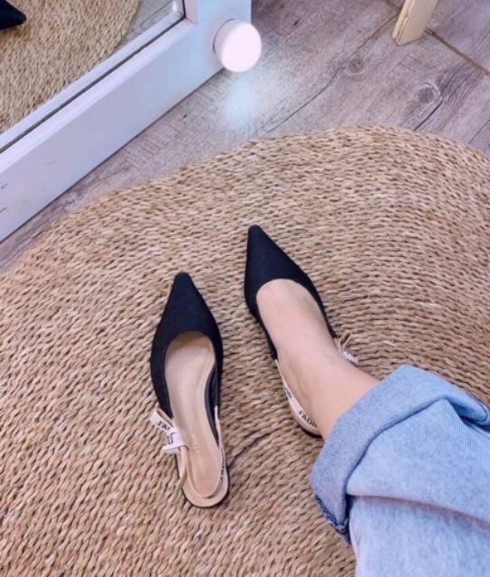 Bệt Diorr hở gót siêu mát cho ngày hè | BigBuy360 - bigbuy360.vn