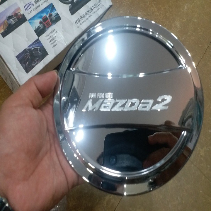 Ốp nắp bình xăng mạ crom xe Mazda 2
