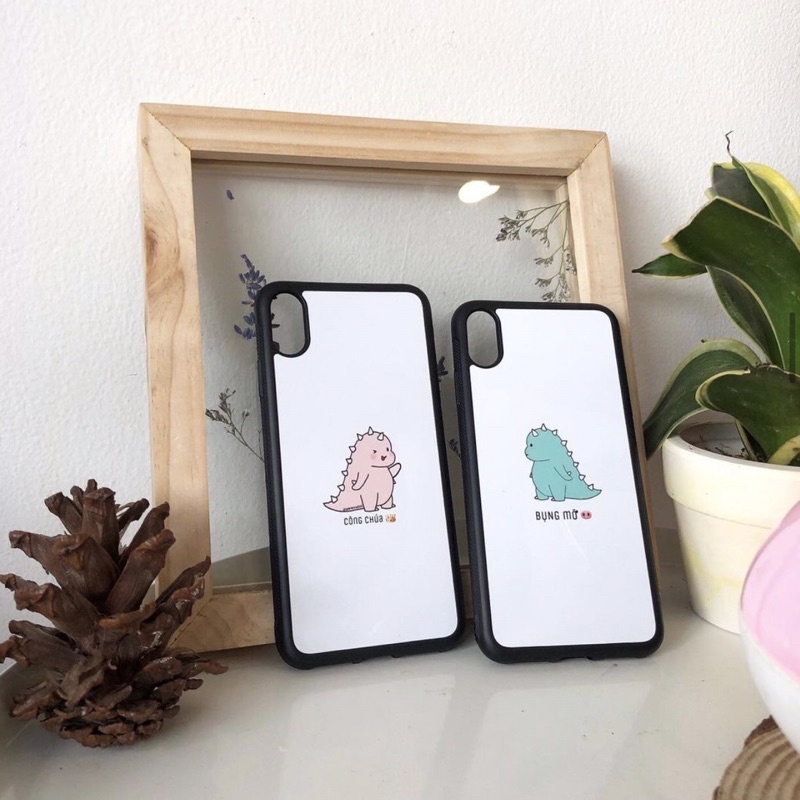 Ốp lưng điện thoại tráng gương in hình theo yêu cầu.