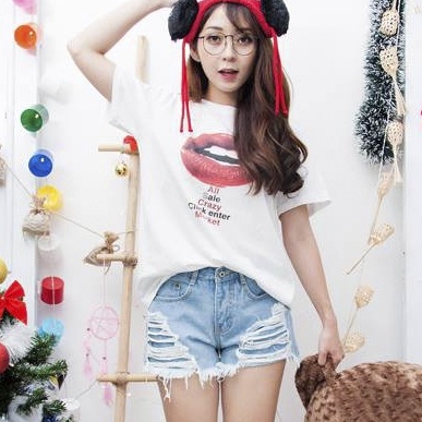 Áo Thun Nữ Tay Ngắn In Môi ALL SALE CRAZY CLICK ENTER MARKET DLX