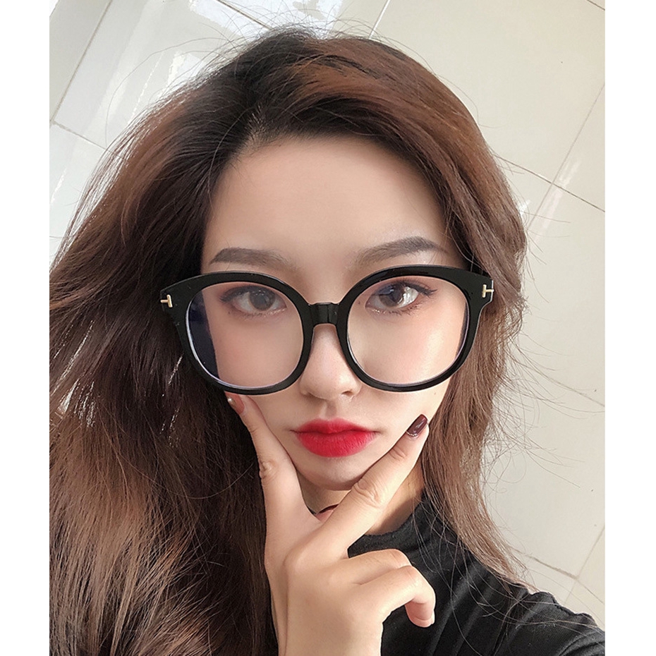 Mắt kính gọng vuông phong cách retro thời trang cho nữ