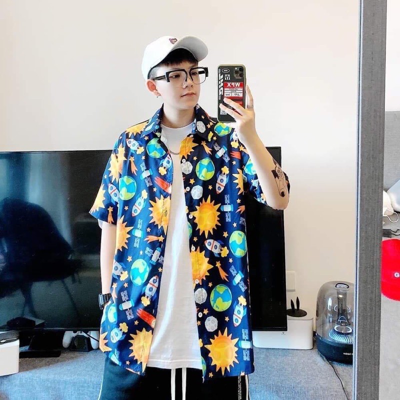 Áo sơ mi form rộng unisex hoạ tiết vũ trụ
