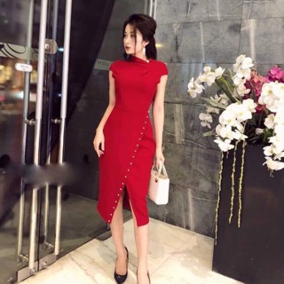 đầm body màu đỏ chéo tà đính hạt nhìn sang chảnh cực kì luôn nhé khách iu freesize dưới 53kg mặc vừa chất có co giãn nhe