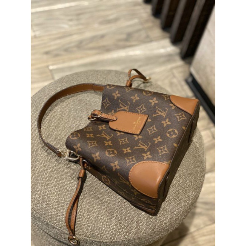 [ SẴN ] Túi xách thời trang L Neo size 24cm new 2022