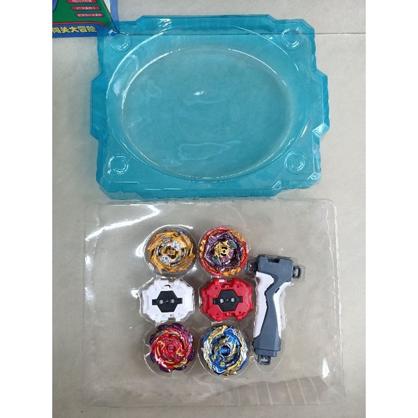 Hộp đồ chơi con quay BEYBLADE DUEL BATTLE có sàn thi đấu 329-60