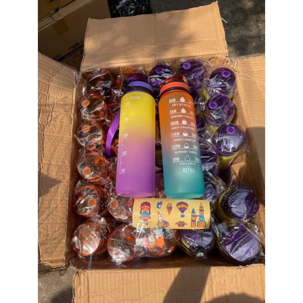 Bình Đựng Nước Refill 1 Lít Cao Cấp Có Quai Đeo,,,,