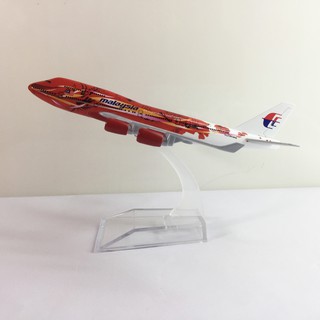 Mô hình máy bay kim loại Malaysia Airlines Đỏ 16cm dòng Boeing 747 món quà tặng mô hình die-cast trưng bày bàn tủ kệ