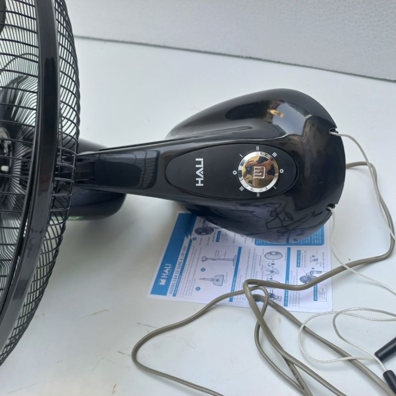 Quạt treo tường giật 2 dây HaLi cánh 450