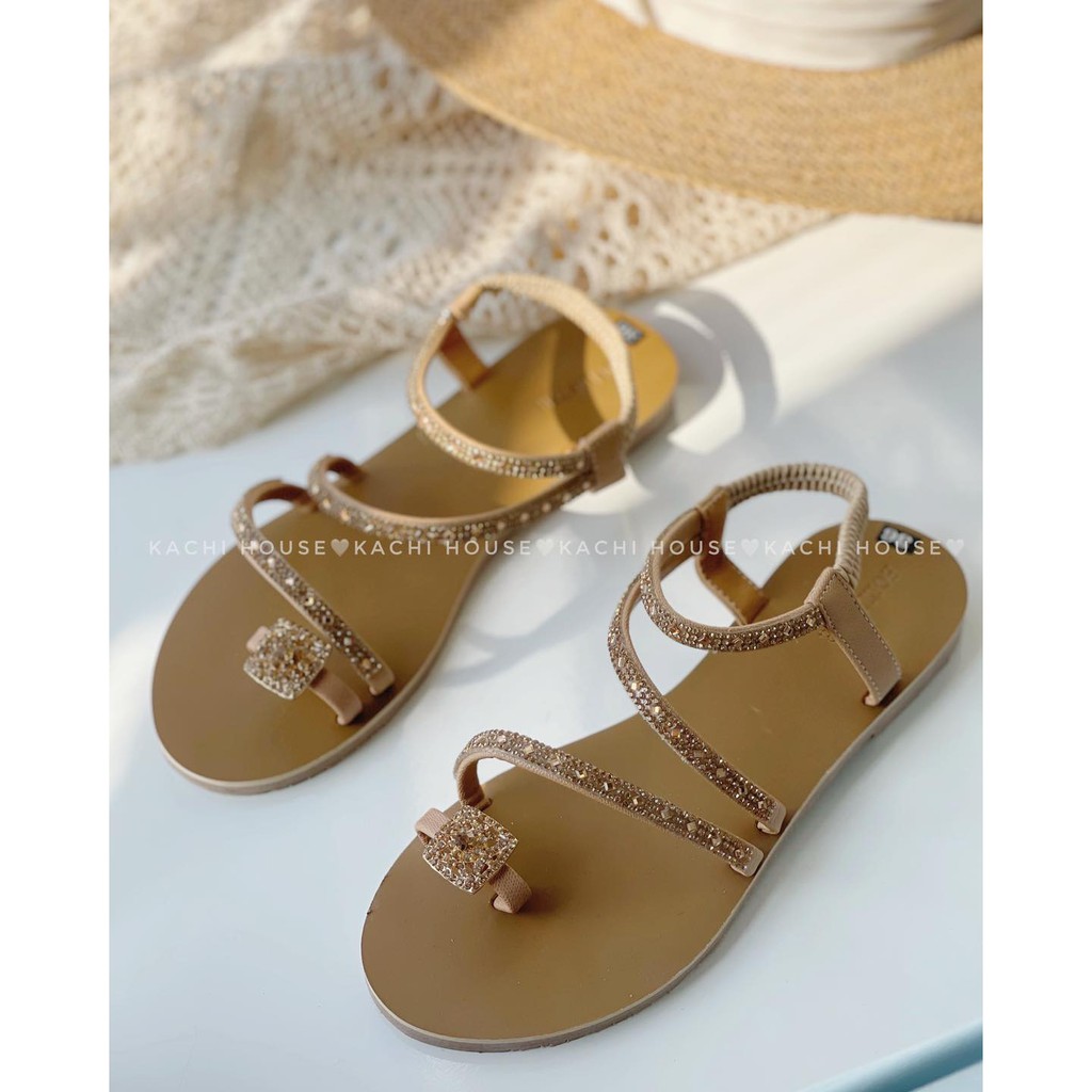 Sandal foci xỏ ngón đá vuông