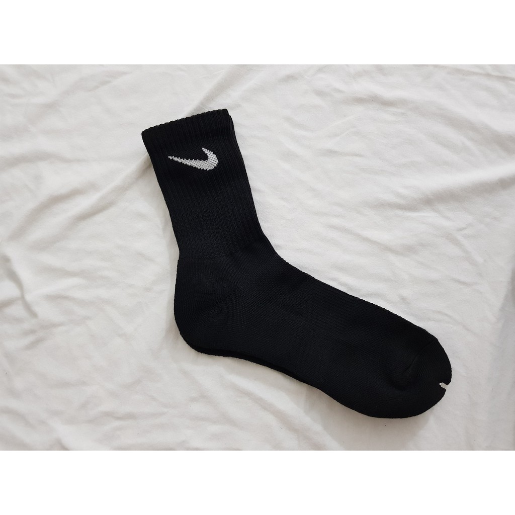 Tất thể thao Nike cao cổ màu Đen  - Free ship + Quà tặng Loved socks by TatsTats.vn
