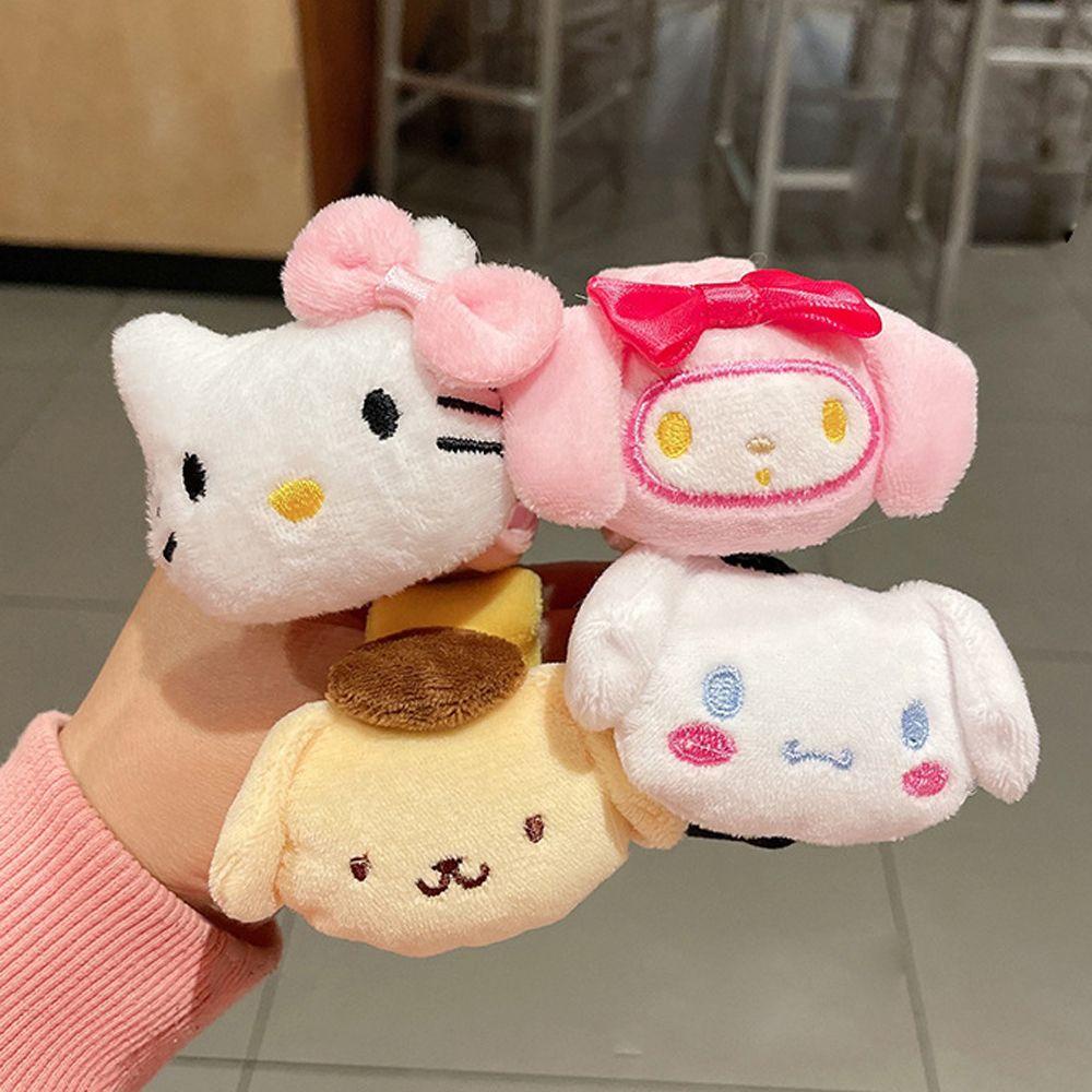 YIYU Vòng Tay Đồ Chơi Nhồi Bông Hình Nhân Vật Anime Dễ Thương Sáng Tạo