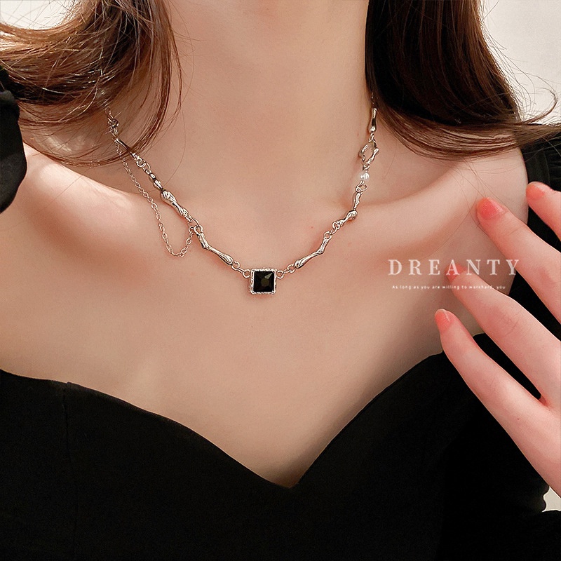 Dây Chuyền Mặt Vuông Đính Ngọc Trai Giả Phong Cách Hip-Hop