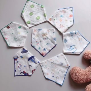 Set 5 yếm tam giác, 4 lớp xô nhật