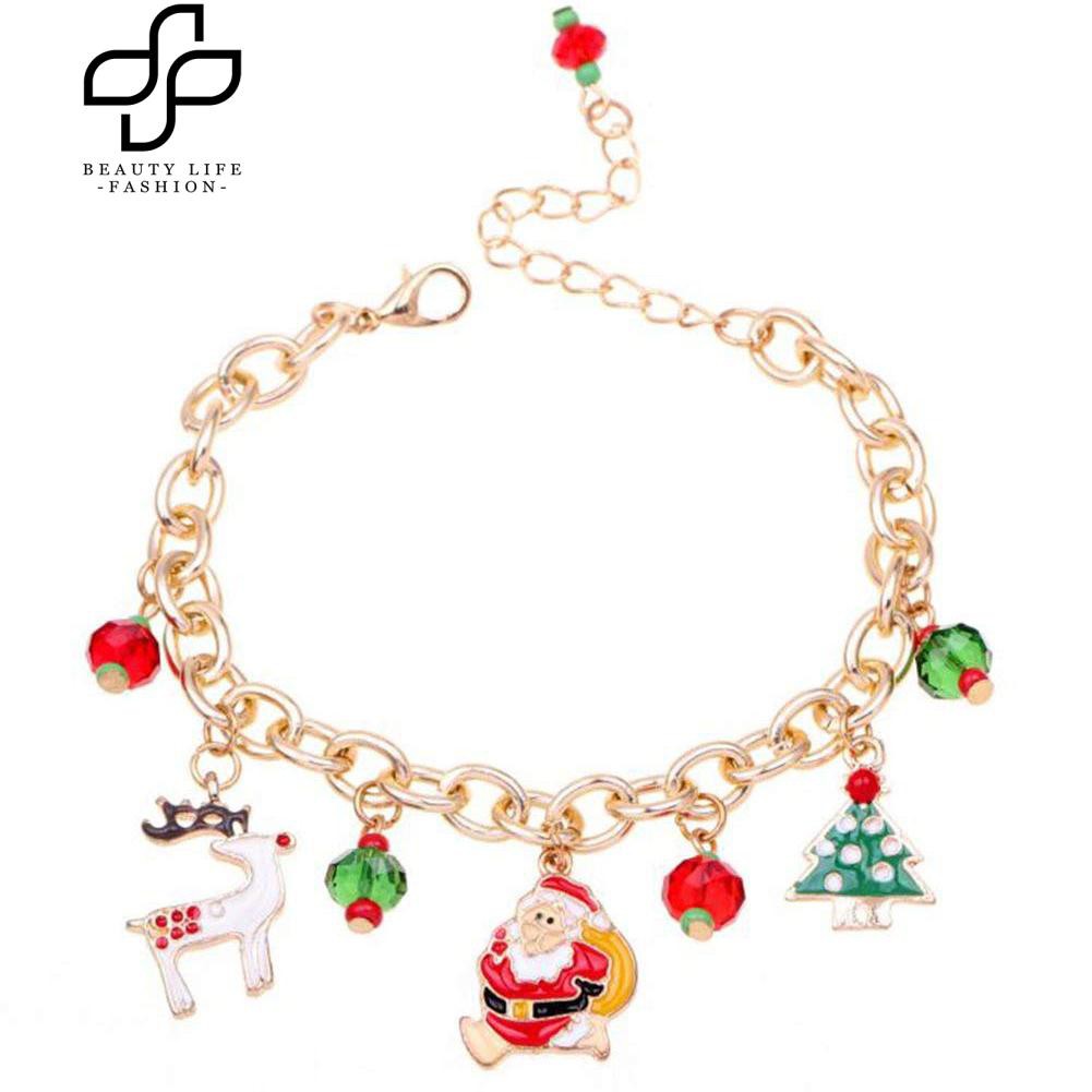 Vòng tay với mặt dây hình ông già Nô en