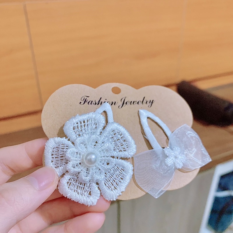 Set 2 chiếc kẹp tóc ren phong cách Hàn xinh xắn
