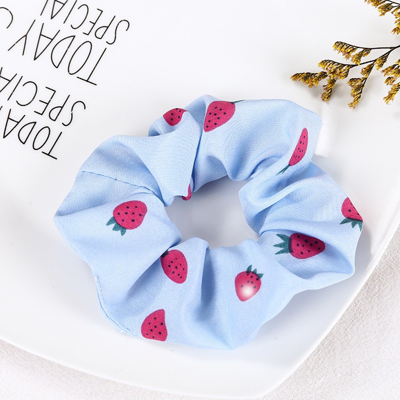 Dây buộc tóc, cột tóc vải scrunchies quả dâu siêu đẹp Queen