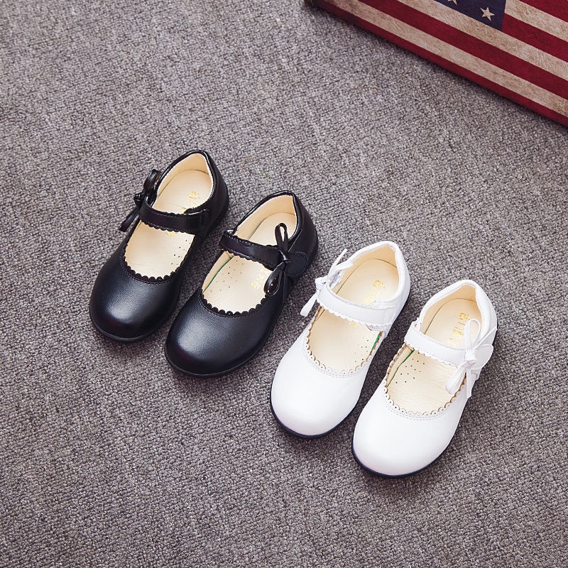 Giày Sandal Da Đế Mềm Màu Trắng Đen Phong Cách Anh Quốc Cho Bé Gái