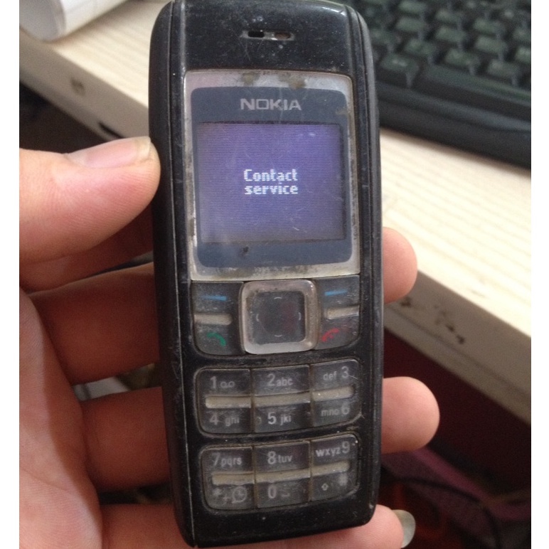 Xác NOKIA 1600 k pin,k nắp ,lên màn lỗi như hình,bán xác ae lấy linh kiện,làm gì làm