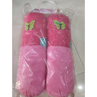 Gối đầu, gối ôm chặn cho bé.