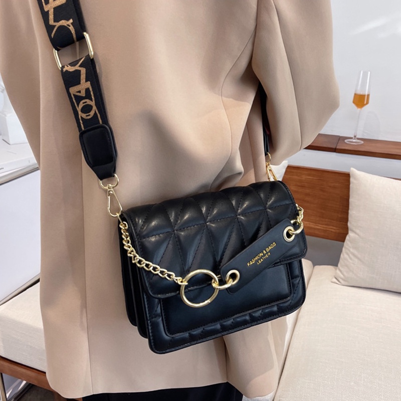 Túi đeo vai IELGY họa tiết hình thoi với quai đeo bản rộng in chữ thời trang cho nữ