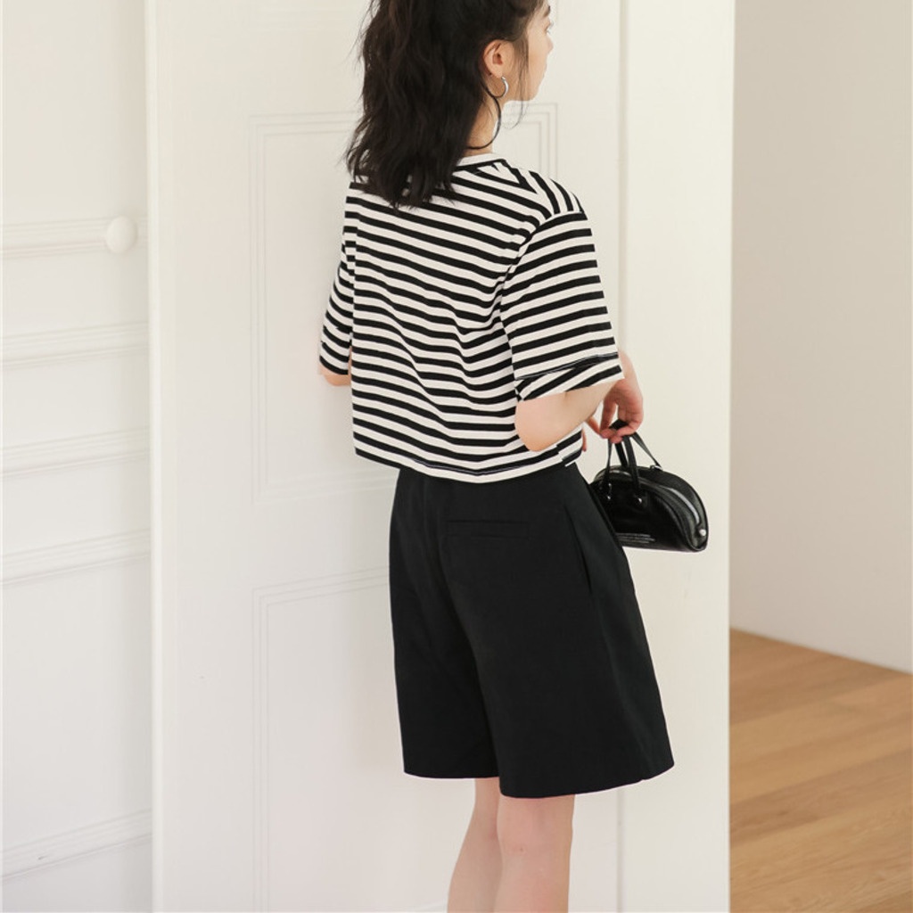 Áo croptop nữ form rộng tay lỡ cổ tròn trễ vai vải cotton chính phẩm co giãn kẻ sọc ngang Geleva GE933 | BigBuy360 - bigbuy360.vn