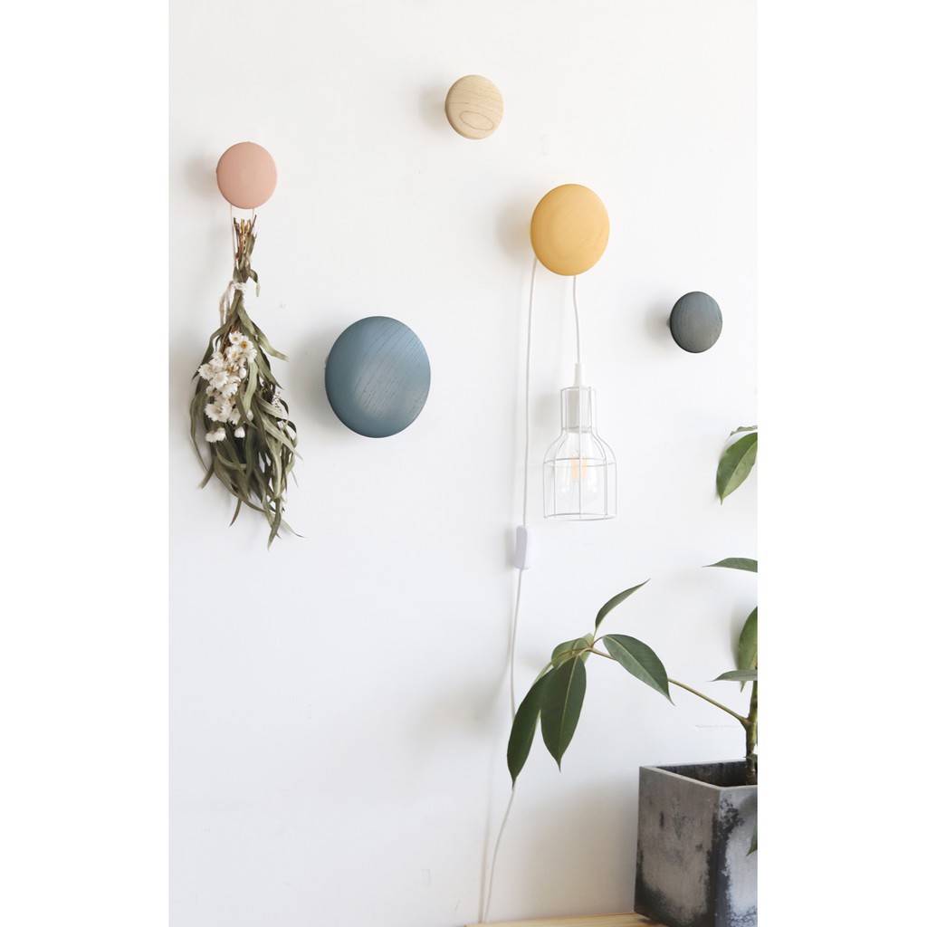 Đèn LED treo tường bằng sắt màu trắng và đen kiểu Bắc Âu