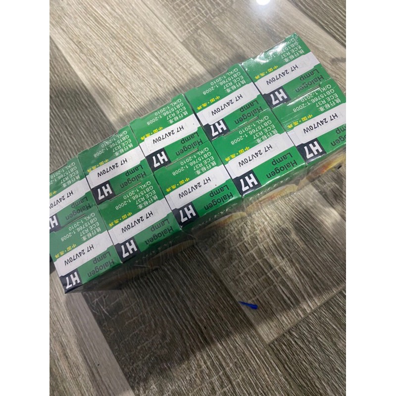 Sản phẩm gia đình làm: 100 quả bóng h7 24v 70w cú