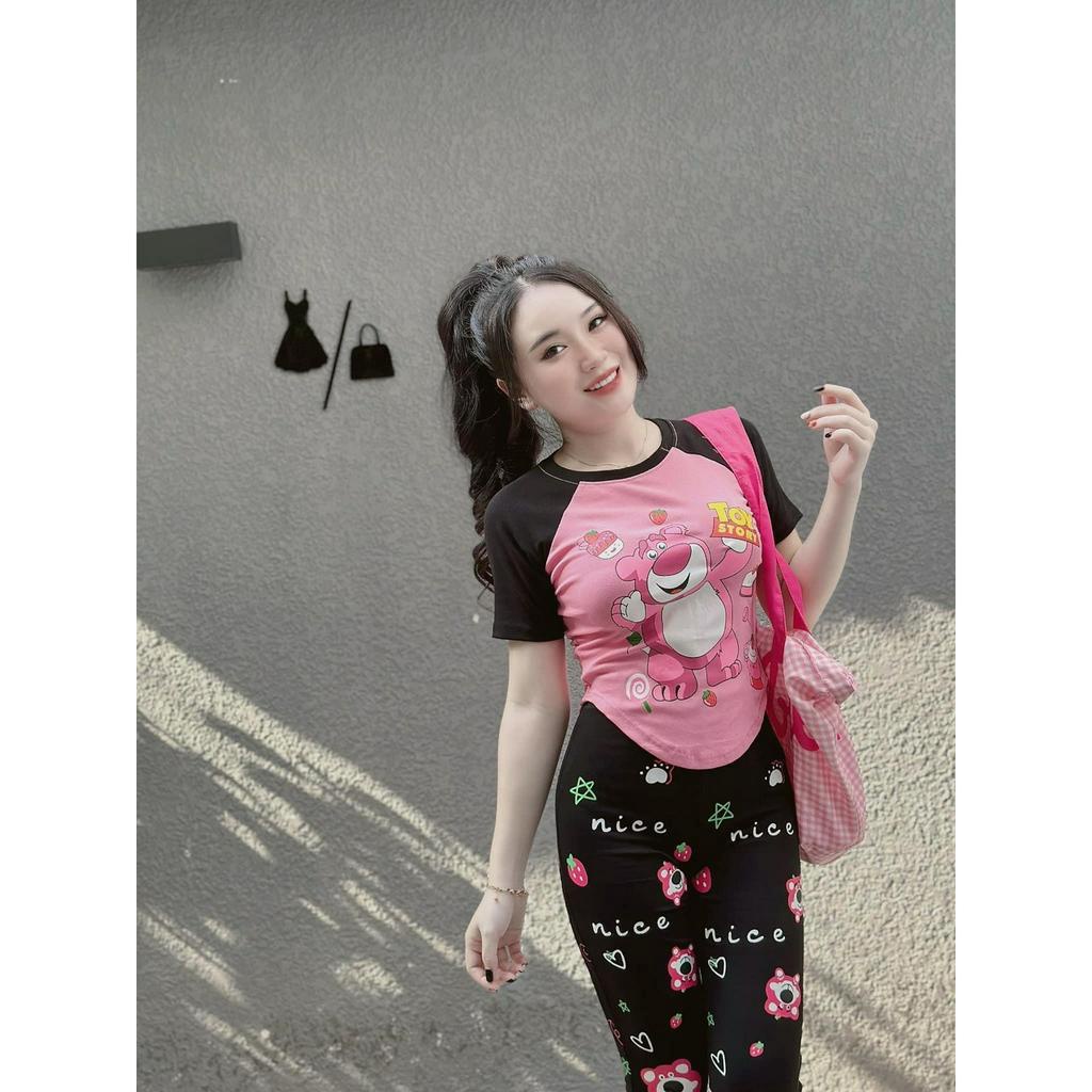 Set bộ nữ thun gân in họa tiết gấu dâu trẻ trung, năng động áo thun phối quần ống loe mặc đi học,đi chơi