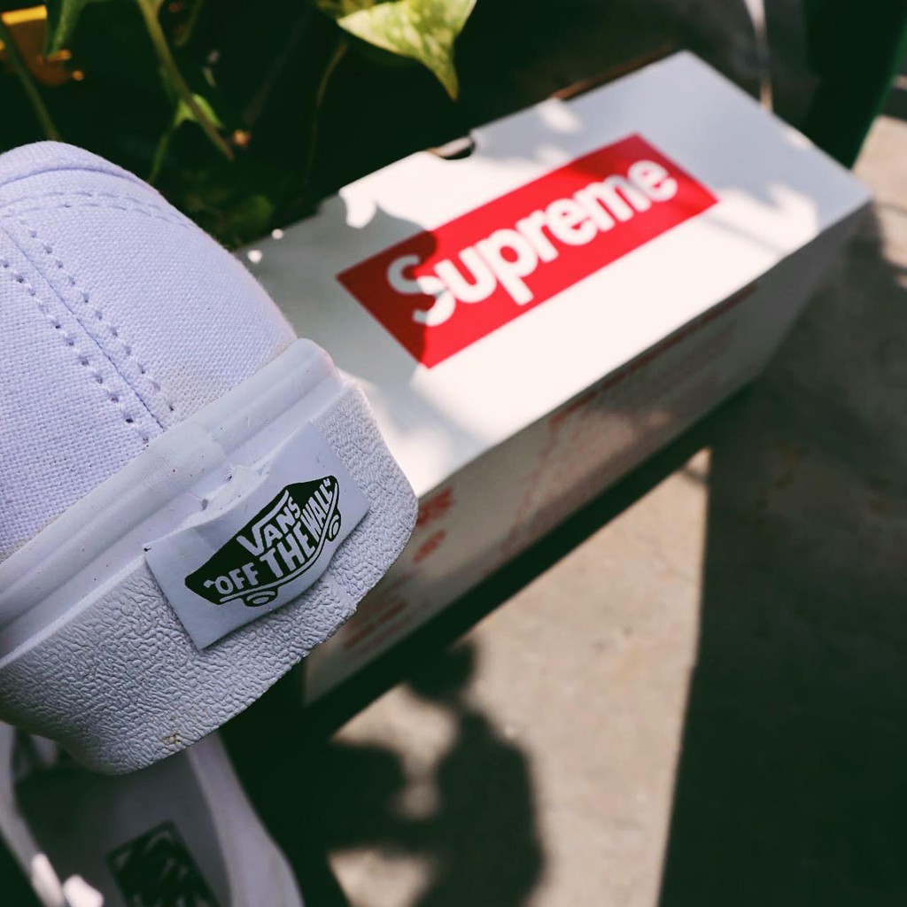 Giày Thể Thao Vans X Supreme Màu Trắng Đỏ Cá Tính