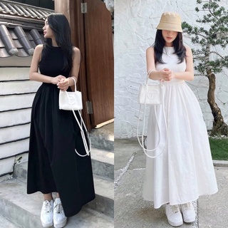Đầm maxi nữ sát nách phối tùng xoè 2 màu đen và trắng freesize Pumi