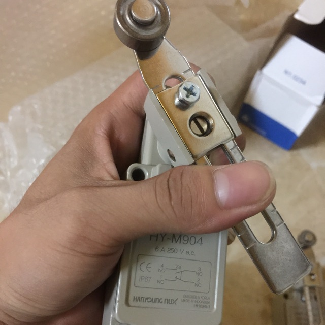 Công tắc hành trình hy-m904