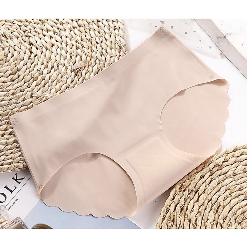 Hộp 3 quần lót nữ đúc su siêu mịn không đường may kháng khuẩn SH3