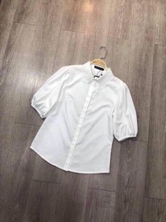 Sơ mi trắng cổ ren tay bồng