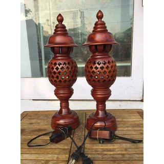 BỘ ĐÔI ĐÈN THỜ  PHONG THỦY CAO 48 CM GỖ HƯƠNG ĐỎ- KÈM BÓNG THỜ