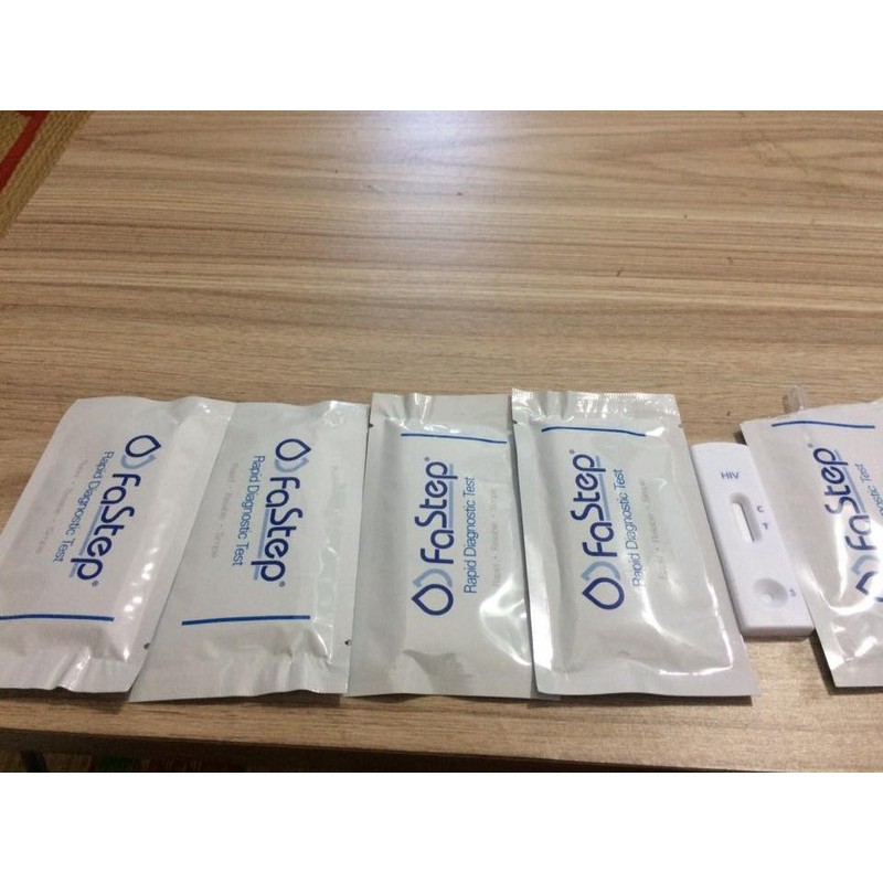 Que Test Nhanh HIV tại nhà FASTEP/Intec HIV 1 2 1 kit chính xác - che tên sản phẩm bảo mật thông tin