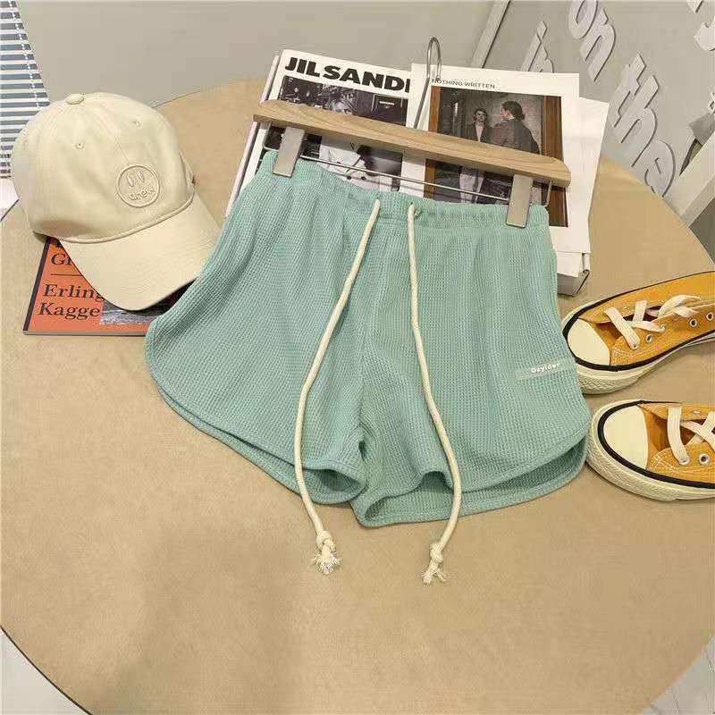 Quần đùi thể thao ống rộng màu trơn xinh xắn dễ phối đồ dành cho nữ