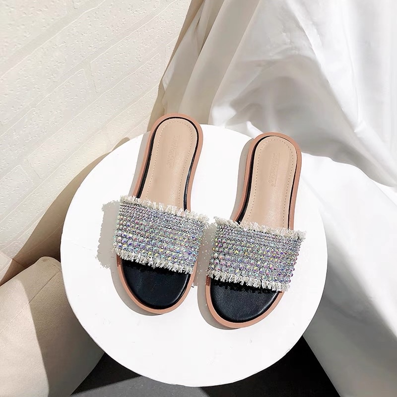 Dép quai ngang bản đá