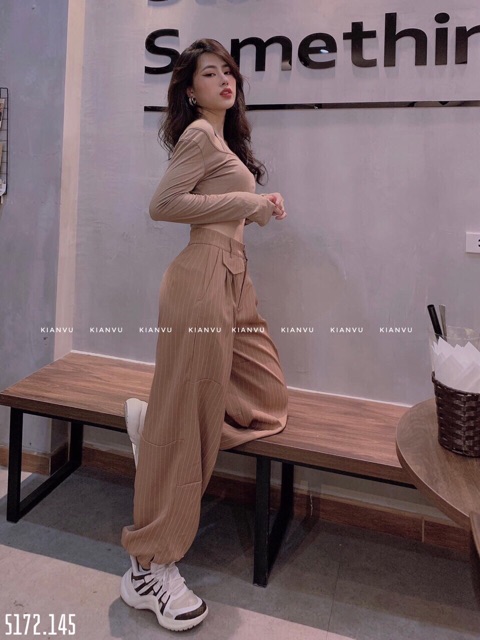 Sét áo trêz vai + quần kẻ ống bom. Sỉ 145k | BigBuy360 - bigbuy360.vn