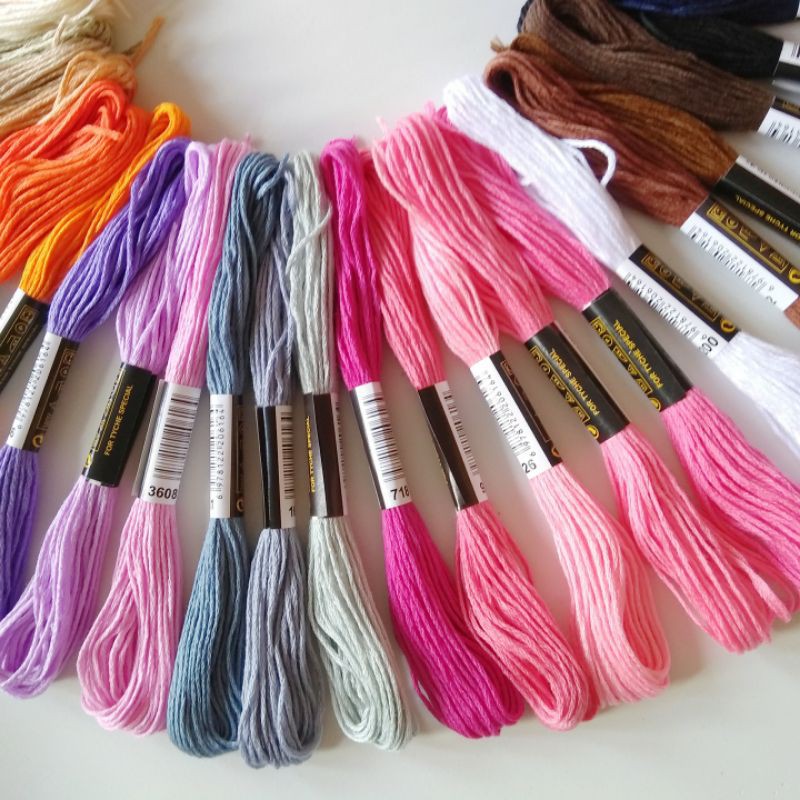 Chỉ thêu 50 màu khác nhau