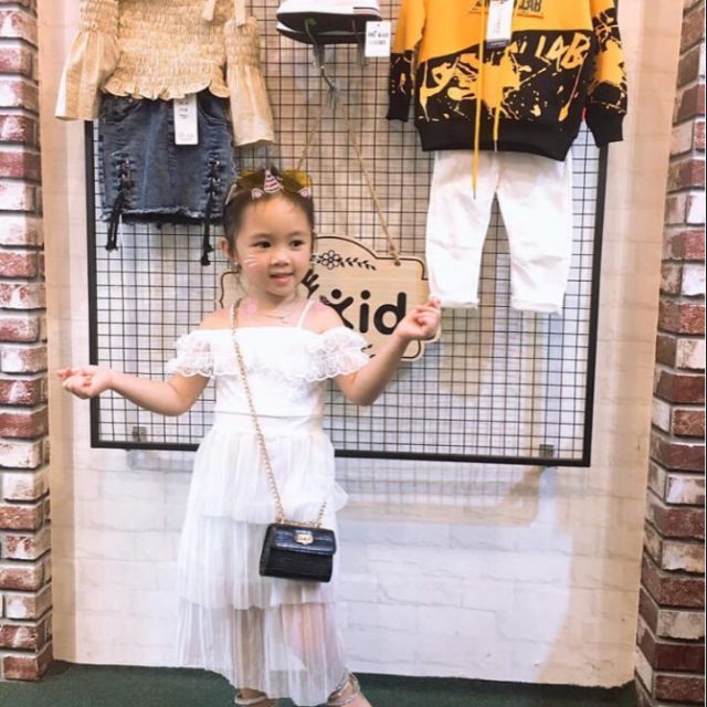 Shop Xukakids Đầm ren bệt vai sành điệu tùng dập ly 3 tầng (Bán sỉ nguyên ri)