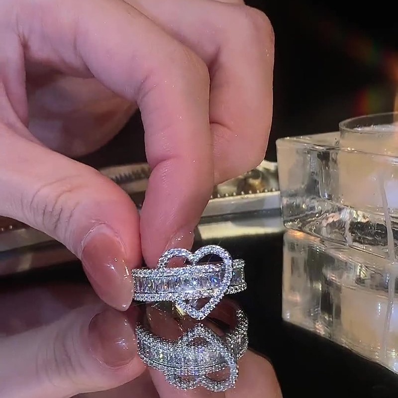 Nhẫn Mặt Trái Tim Đính Đá Zircon Sang Trọng Cao Cấp