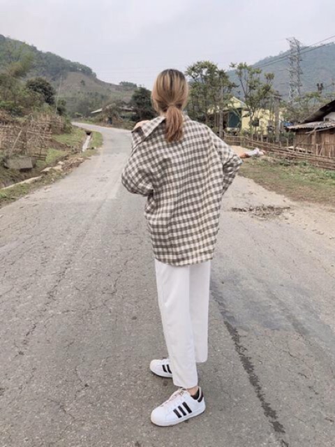 ẢNH THẬT ÁO SƠ MI KẺ OVERSIZE HAI MÀU SẴN / Áo sơ mi kẻ uzallang