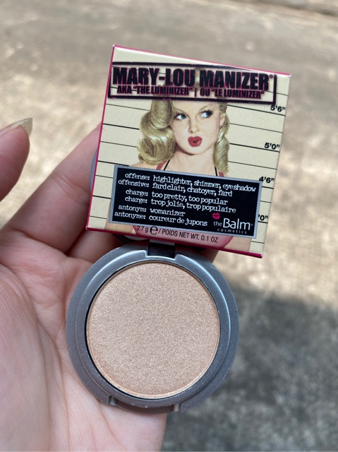 PHẤN BẮT SÁNG MARY-LOU MANIZER THE BALM.