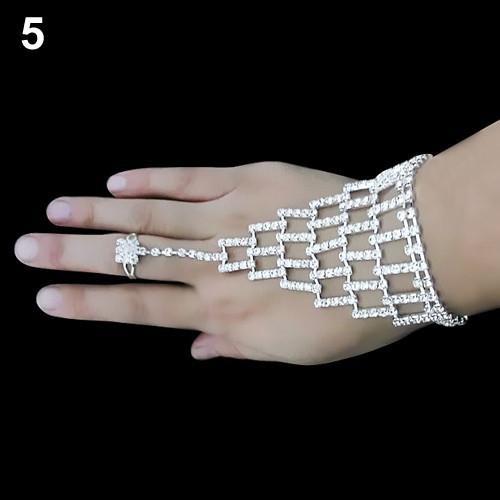 Vòng tay lấp lánh phụ kiện ngày cưới