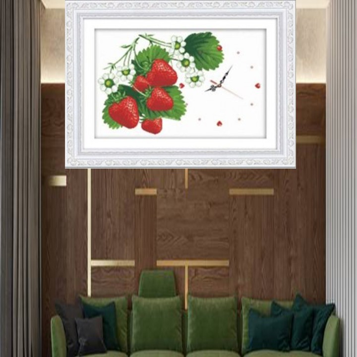 Tranh thêu đồng hồ trái dâu A747 - kích thước: 81 * 55cm.