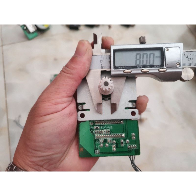 Motor bldc trục 8mm,12v-24v chế quạt.